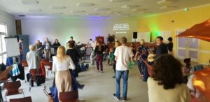 Warsztaty uwielbienia z Królewskimi Dziedzińcami (26.09.2020) — zdjęcie 15
